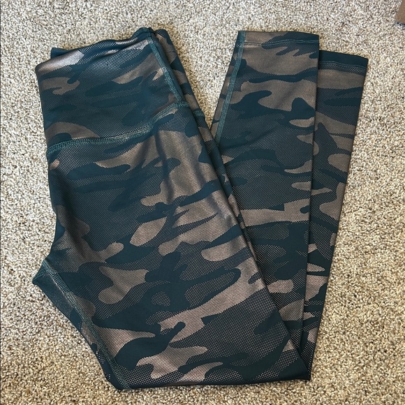 Beyond Yoga High-Waist metallic Camo Print Leggings - Deep Teal rose gold small - Picture 3 of 5